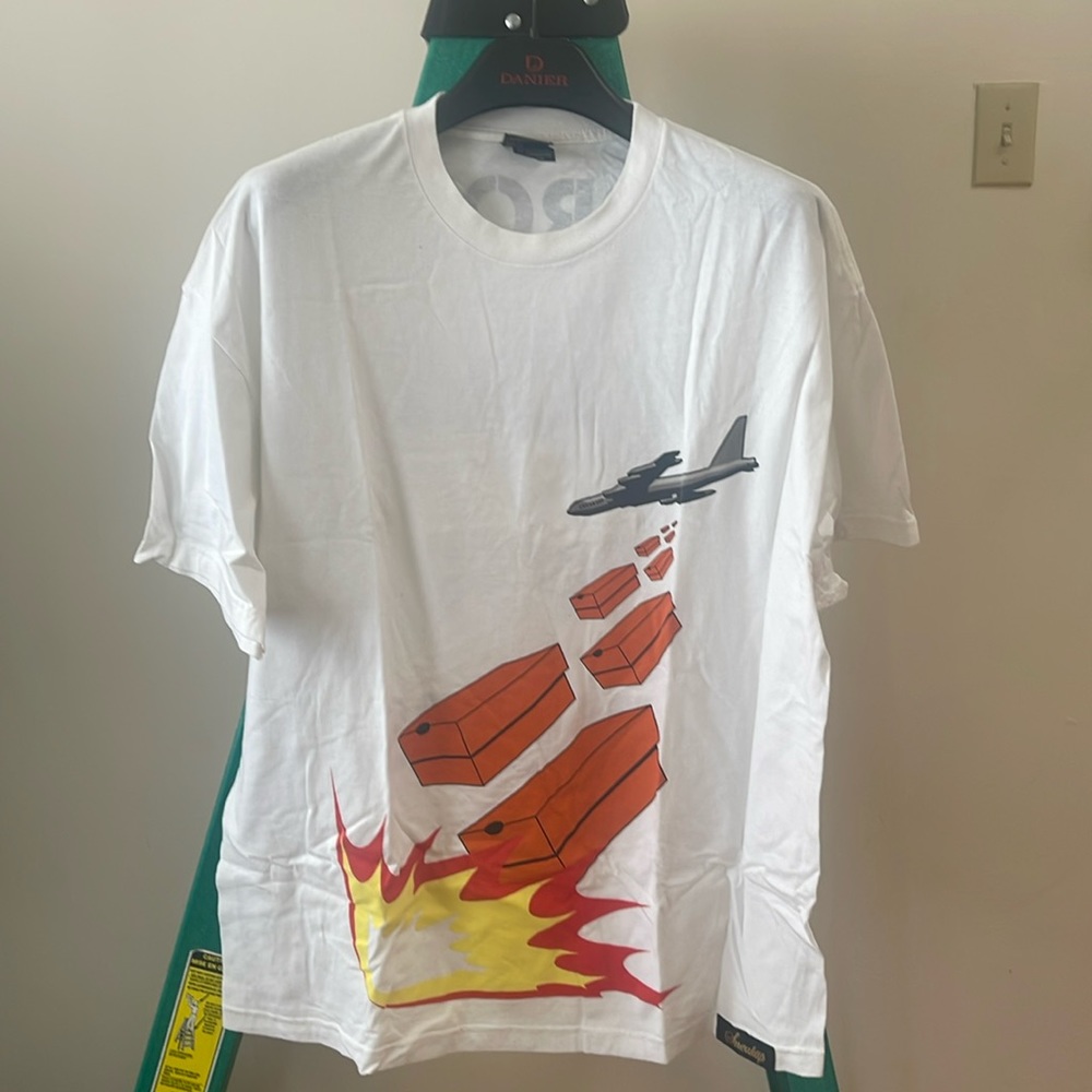 Sneaker culture inspired T-shirt! Mid 2000’s to 2010. Men’s 2xl